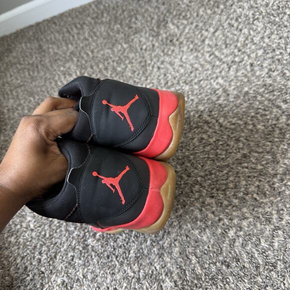 Nike Air Jordan Prime Flight 2013 Mens Size 13 Black Red Sneakers 616846-023 main image 2